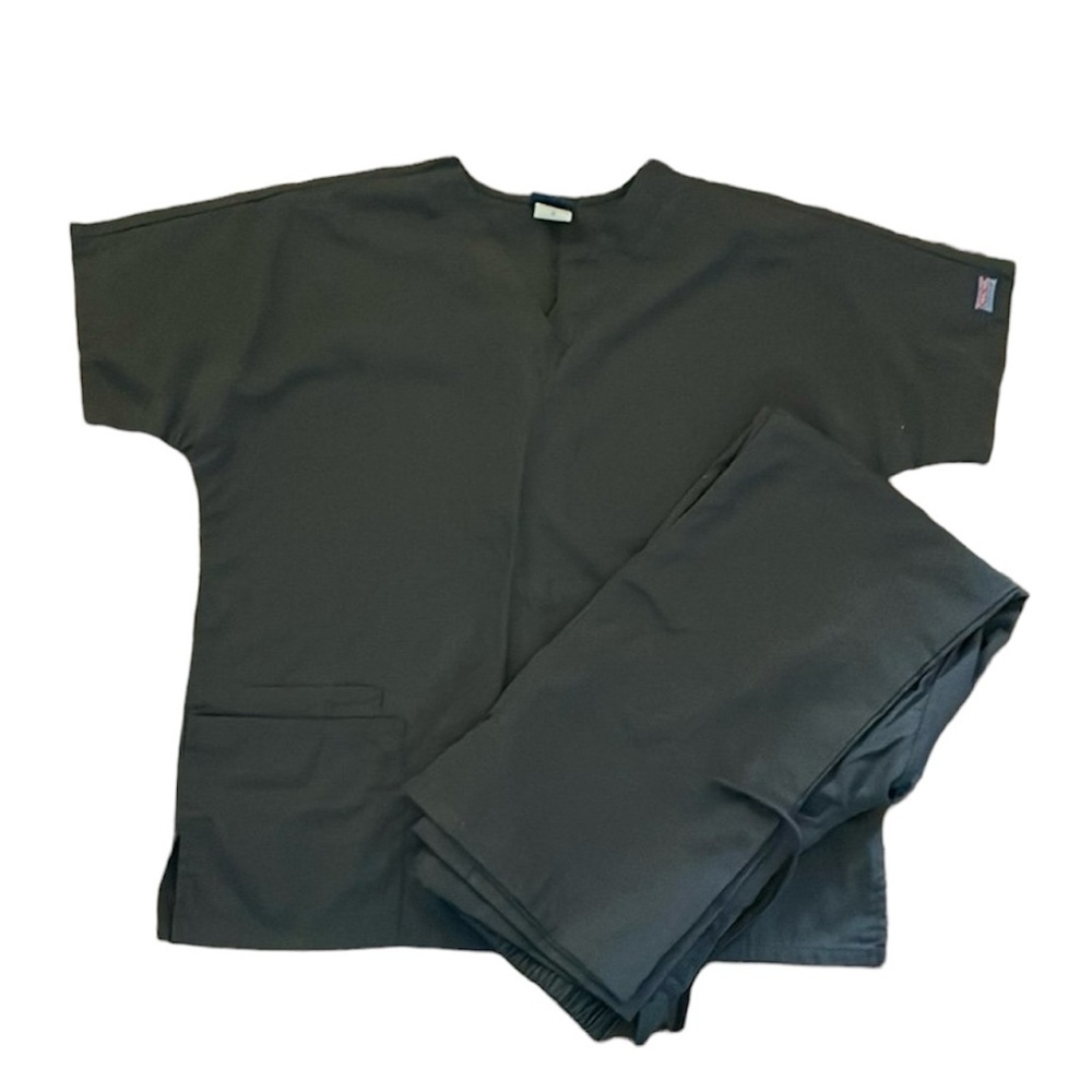 Cherokee Workwear Women's 3-Pocket V-Neck Scrub Top and Pants